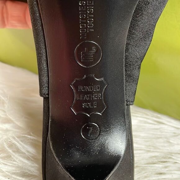 MOOTSIES TOOTSIES Mogiver Peep Toe Embellished Black Slingback Sandals 7M NWOT - Picture 9 of 15